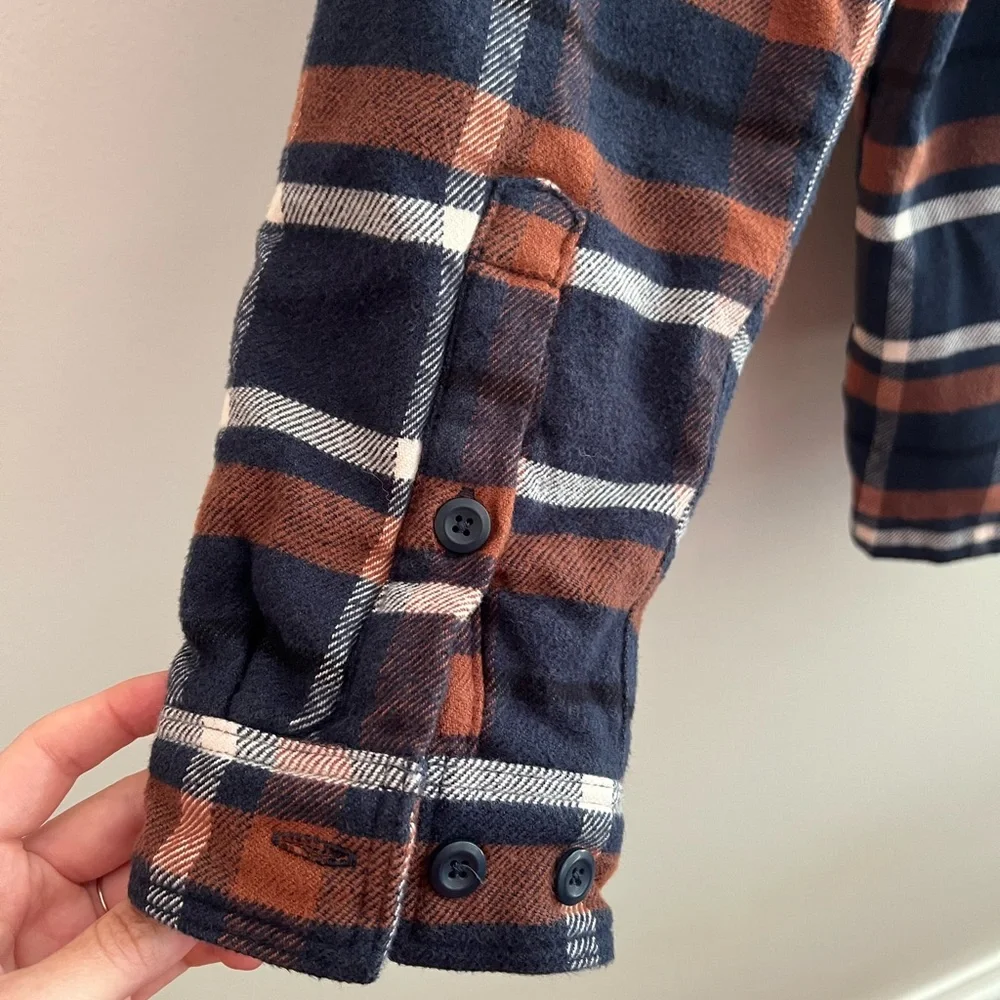 Patagonia Insulated Fjord Navy and Rust Plaid Flannel Shirt Jacket - Picture 4 of 5